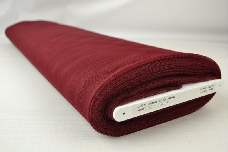 Tulle Non-Feu 300 tulle ignifuge 300 cm de large bordeaux, rouleau