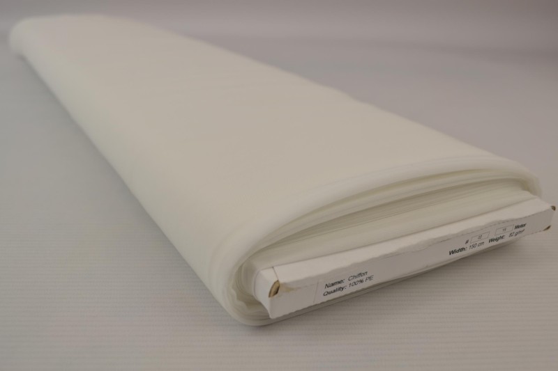 Mousseline (Chiffon) blanc cassé, rouleau