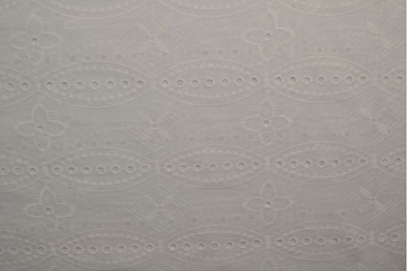 Broderie de Coton blanc (motif 07)