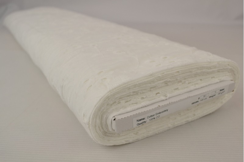 Broderie de Coton blanc (motif 09), rouleau