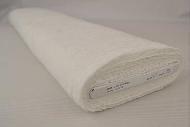 Broderie de Coton blanc (motif 16), rouleau