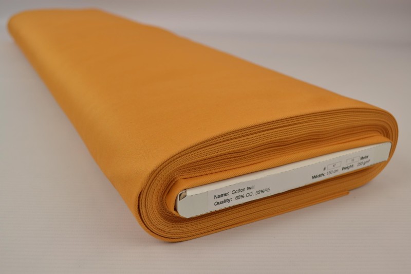 Coton sergé jaune ocre, rouleau