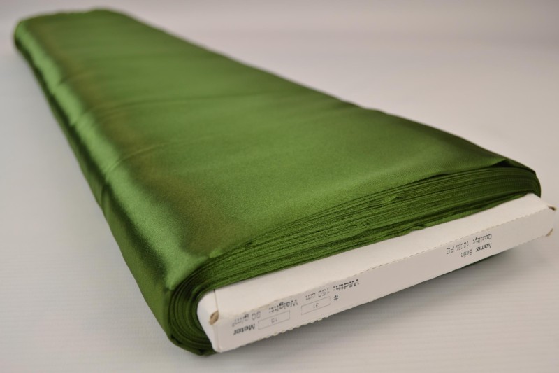Satin de Polyester satin vert mousse, rouleau