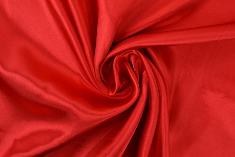 50 mètres satin rouge