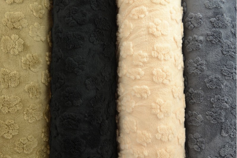 Polaire Pattes de Chien — tissu tissu polaire au rouleau