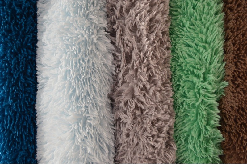 Fourrure à poils longs — tissu fausse fourrure au rouleau