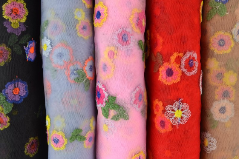 Mesh Daisy — tissu mesh au rouleau