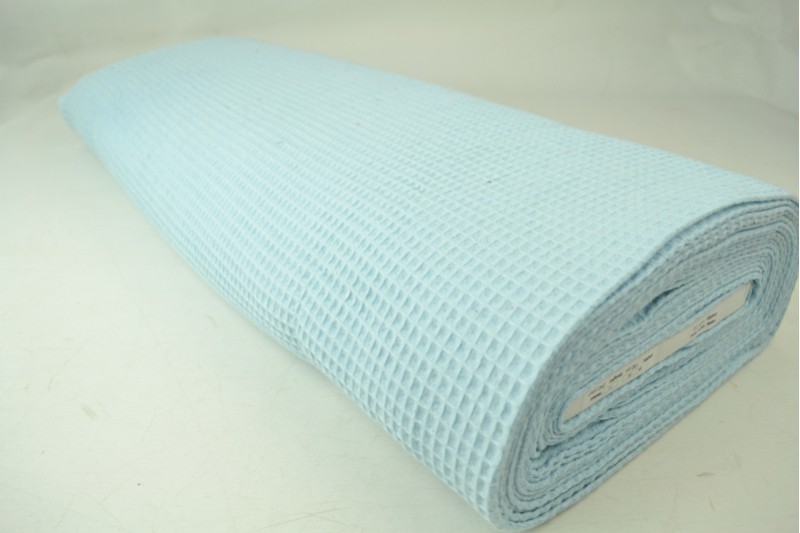 Gaufrette tissu bleu bébé, rouleau