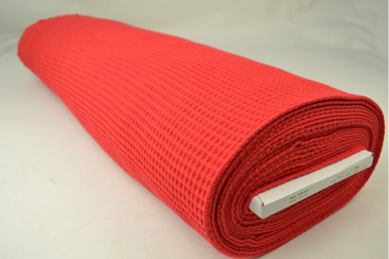 Gaufrette tissu rouge, rouleau
